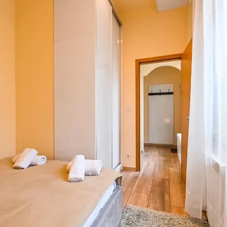 Cozy & Central 1bd Flat With A Nice Patio Apartment